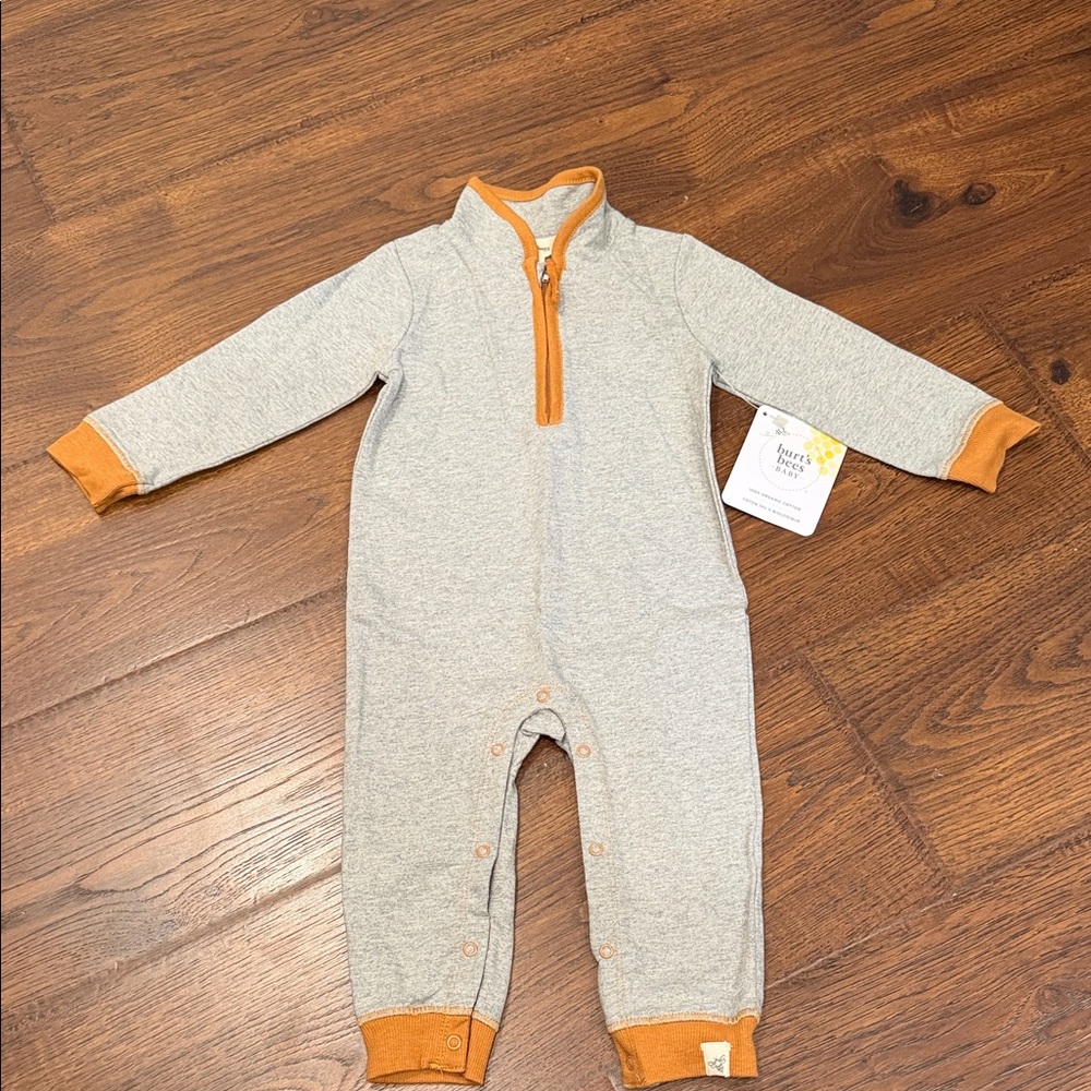 BURTS BEES / NWT
